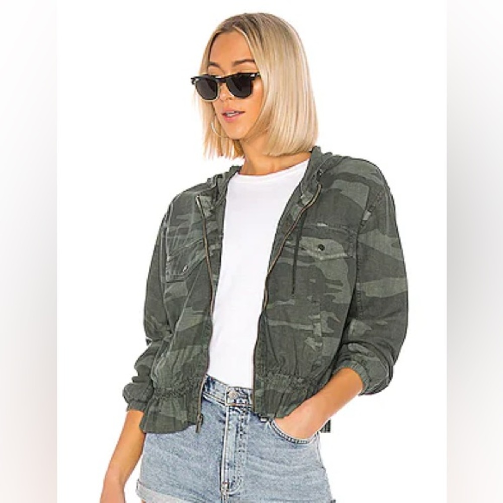 Splendid Green Camouflage Utility Jacket